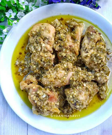 Resep Ayam Cabe Ijo Pedas dan Gurih Bikin Ketagihan 1 resep ayam cabe ijo