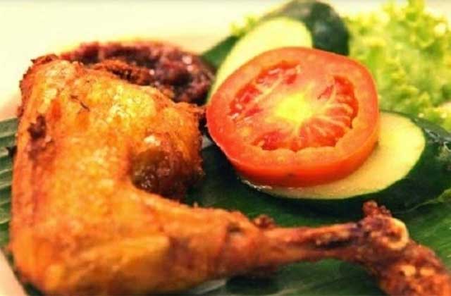 ayam goreng bumbu kuning