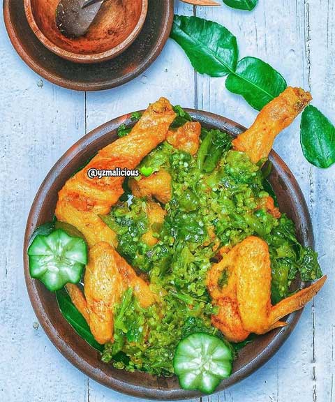 Resep Ayam Goreng Cabe Ijo Pedas Gurih Mantap Menggugah Selera 1 ayam goreng cabe ijo