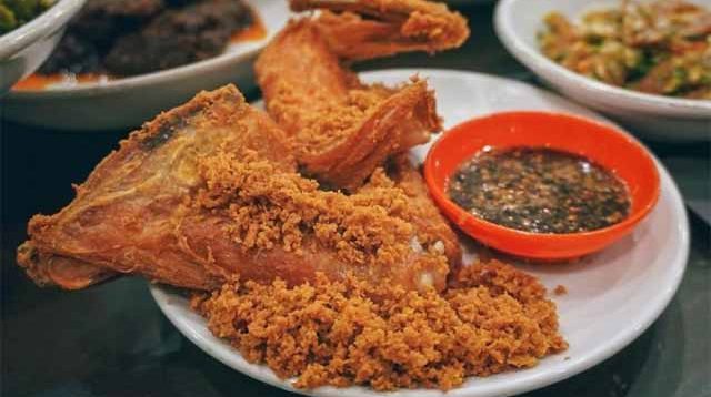 ayam goreng kremes