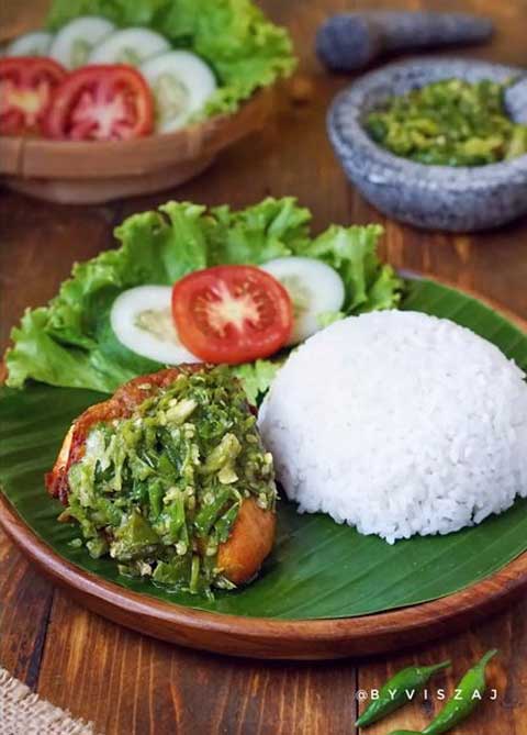 ayam penyet cabe ijo