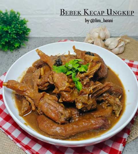 Resep Bebek Kecap Ungkep Enak dan Gampang Membuatnya 1 resep bebek kecap ungkep