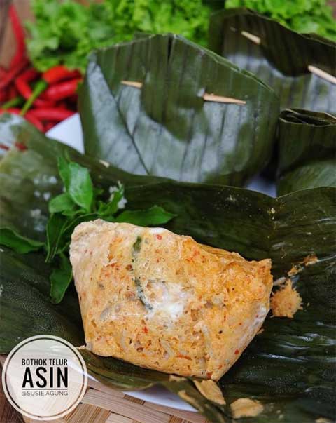 Resep Botok Telur Asin Enak Gurih Sederhana ala Rumahan 1 botok telur asin