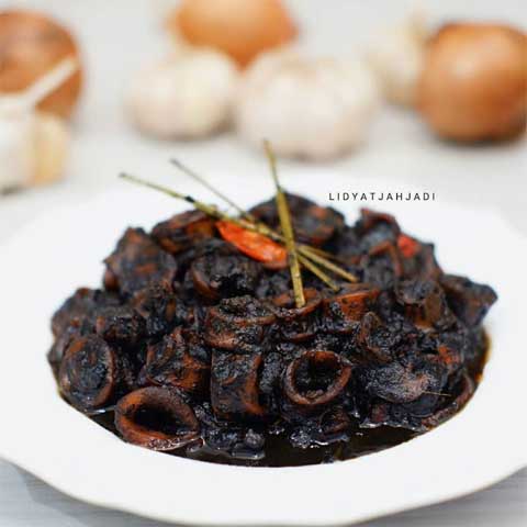Resep Cumi Hitam Enak dan Sederhana, Lezatnya Bikin Nagih 1 resep cumi hitam