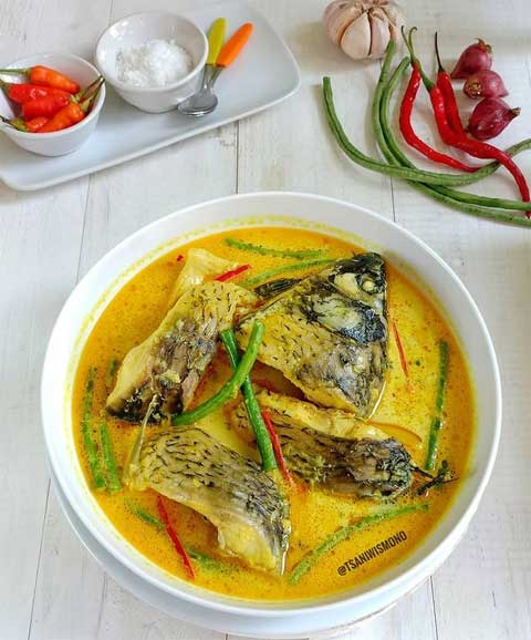 Resep Gulai Ikan Mas Gurih dan Lezatnya Bikin Nagih 1 resep gulai ikan mas