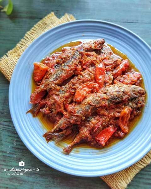 Resep Ikan Pindang Bumbu Sarden Sedap dan Praktis Cara Membuatnya 1 Ikan pindang bumbu sarden