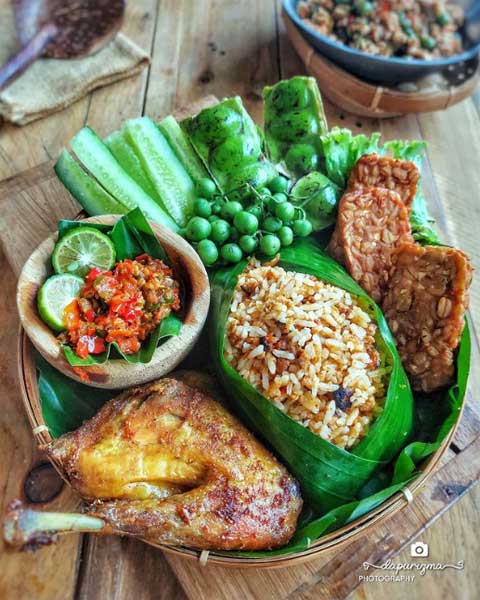 nasi tutug oncom