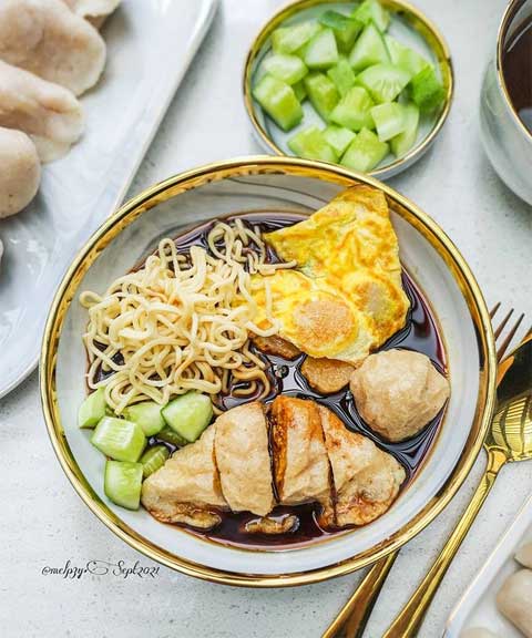 Resep Pempek Ikan Tenggiri Anti Gagal Lembut dan Kenyal 1 resep pempek ikan tenggiri