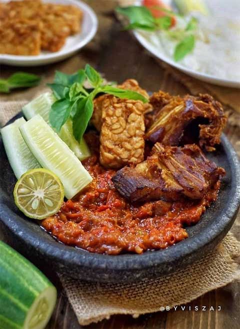 Resep Penyetan Iwak Pe Sambal Terasi Lezatnya Juara 1 resep penyetan iwak pe