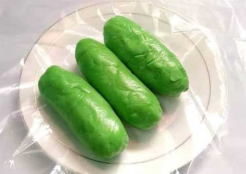 Resep Es Pisang Ijo Lembut Manis dan Menyegarkan 2 pisang ijo