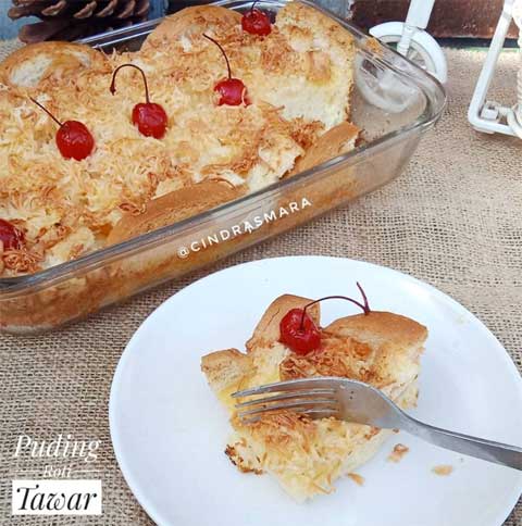 Resep puding roti tawar topping cherry