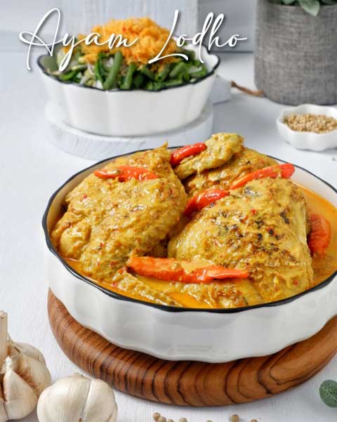 Resep Ayam Lodho: Kelezatan Gurih dari Masakan Tradisional yang Wajib Dicoba 1 resep ayam lodho