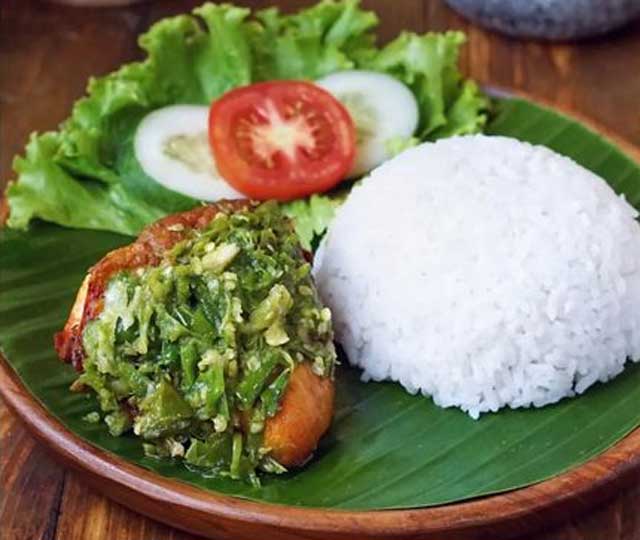 ayam penyet sambal ijo