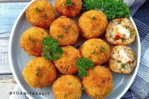 resep bola nasi keju crispy