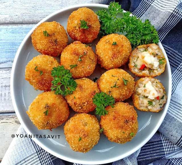 resep bola nasi keju crispy