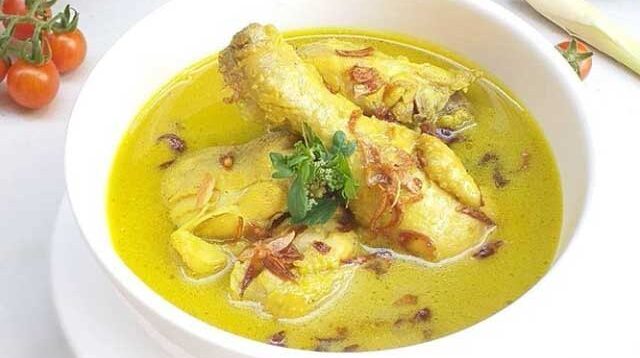 opor ayam bumbu kuning