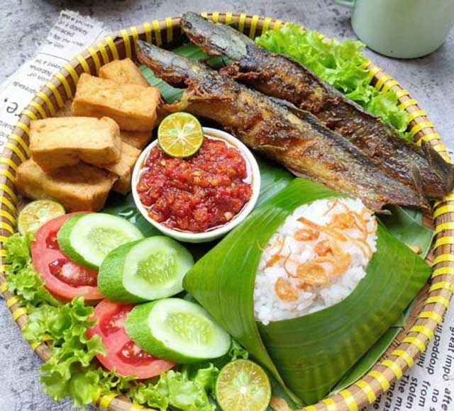 pecel lele sambal tomat