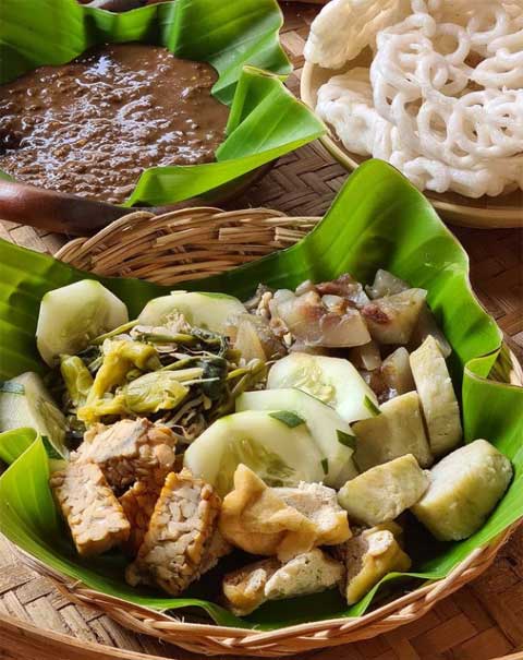 Resep Rujak Cingur Surabaya Lengkap dengan Bumbu Petisnya 1 resep rujak cingur surabaya