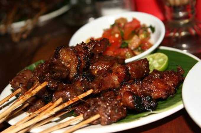 Cara Membuat Sate Kambing yang Empuk 3 Cara membuat sate kambing madura