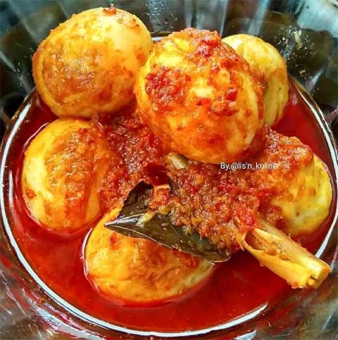 Resep Telur Bumbu Bali Pedas Manis dan Gurih 1 resep telur bumbu bali