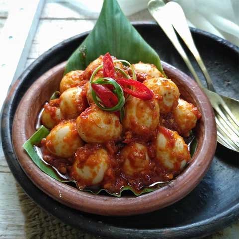 Resep Telur Puyuh Balado Gurih Pedas dan Lezat 1 resep telur puyuh balado