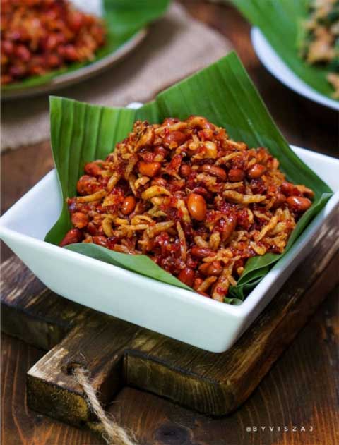 Resep Teri Kacang Balado Pedas dan Gurih Bikin Ketagihan 1 resep teri kacang balado
